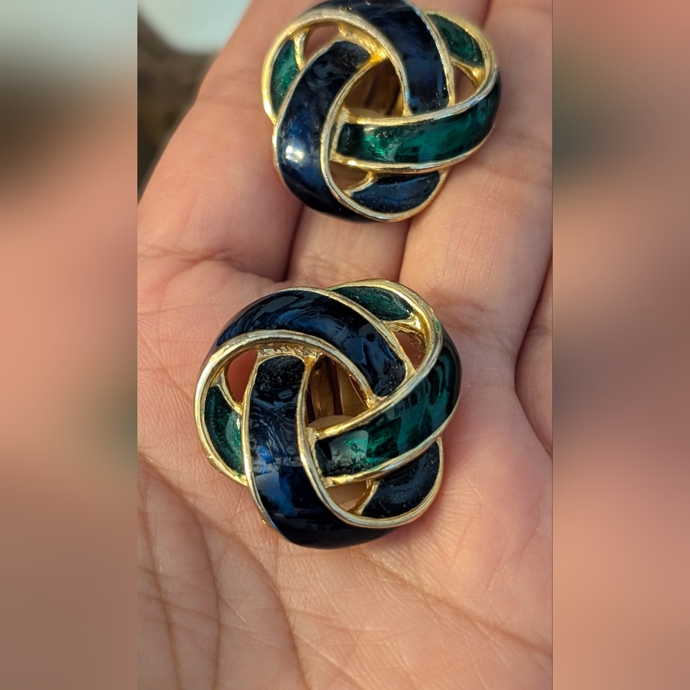 Elegant Gold and Blue‎ Enamelled Knot Earrings - Picture 5 of 5